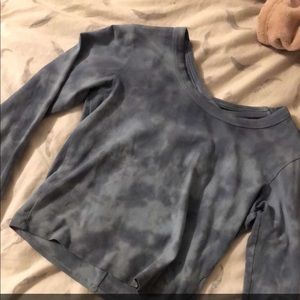 Long sleeve light wash tie dye crop top!!!